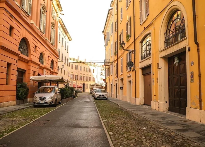 Cardinalmorone Apartment